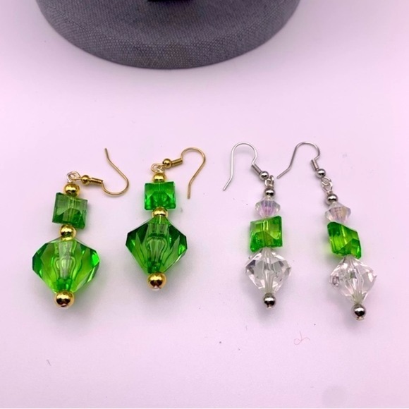 Set of Two NWOT Green Apple and Clear Long Beaded Dangle Earrings - Picture 1 of 5